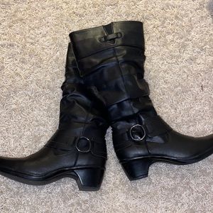 Women’s knee high boot